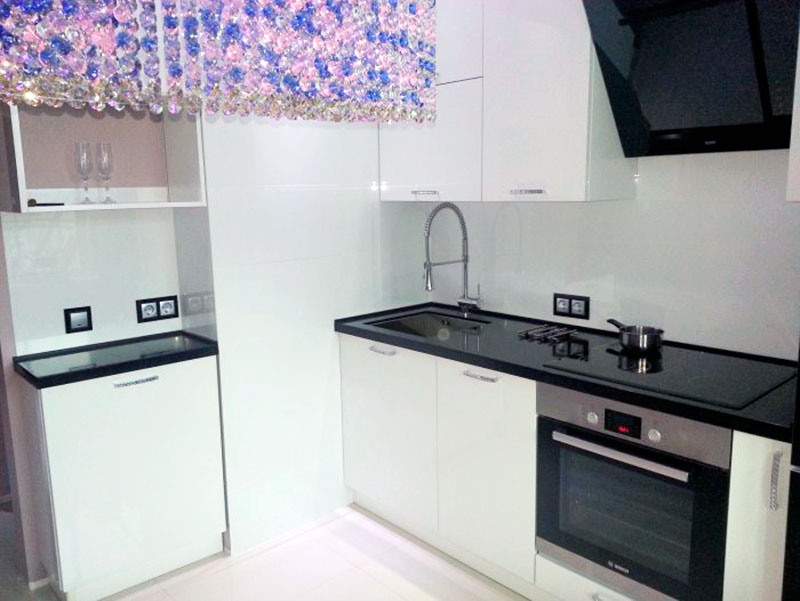 Крупная керамическая плитка для фартука на кухню 30*60 см