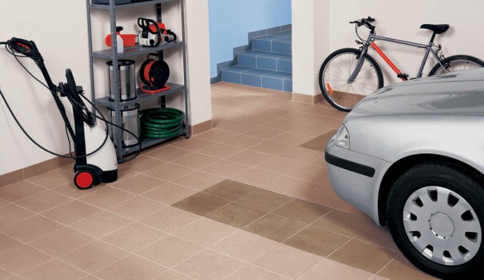 Керамогранит Gres 30*30 см (Cersanit, Россия).